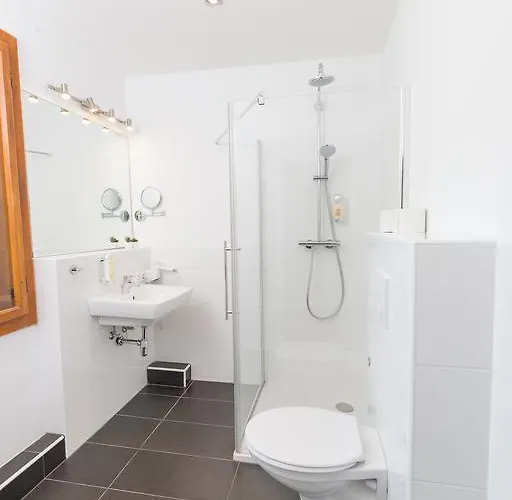 Alpenhaus Kesselfall, Near The Kitzsteinhorn Glacier 卡普伦